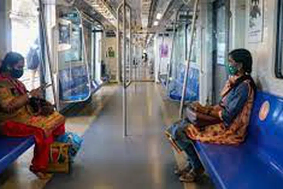 சென்னை மெட்ரோ ரயில் பயணம்.