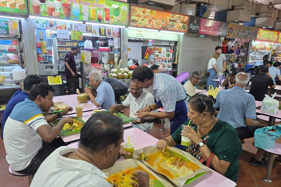 ‘திருவள்ளுவரின் அமுதுணவு’ எனும் உணவுக்கடையின் உரிமையாளர் தண்டாயுதம் நீலகிரி.