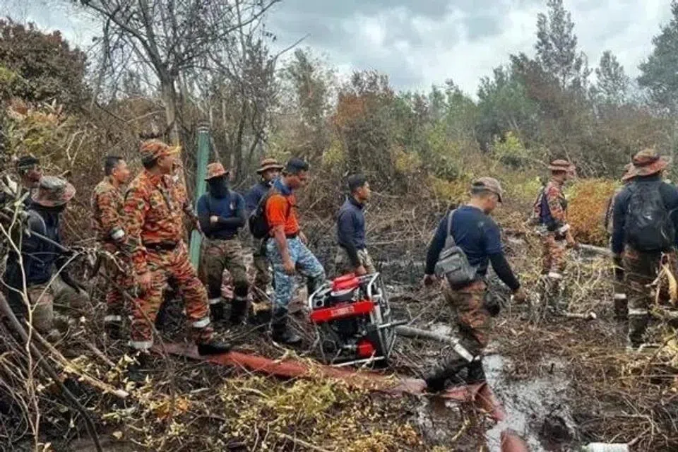 வெளிப்புறங்களில் பொருள்களை எரிக்கக்கூடாது: மலேசியக் காவல்துறை எச்சரிக்கை