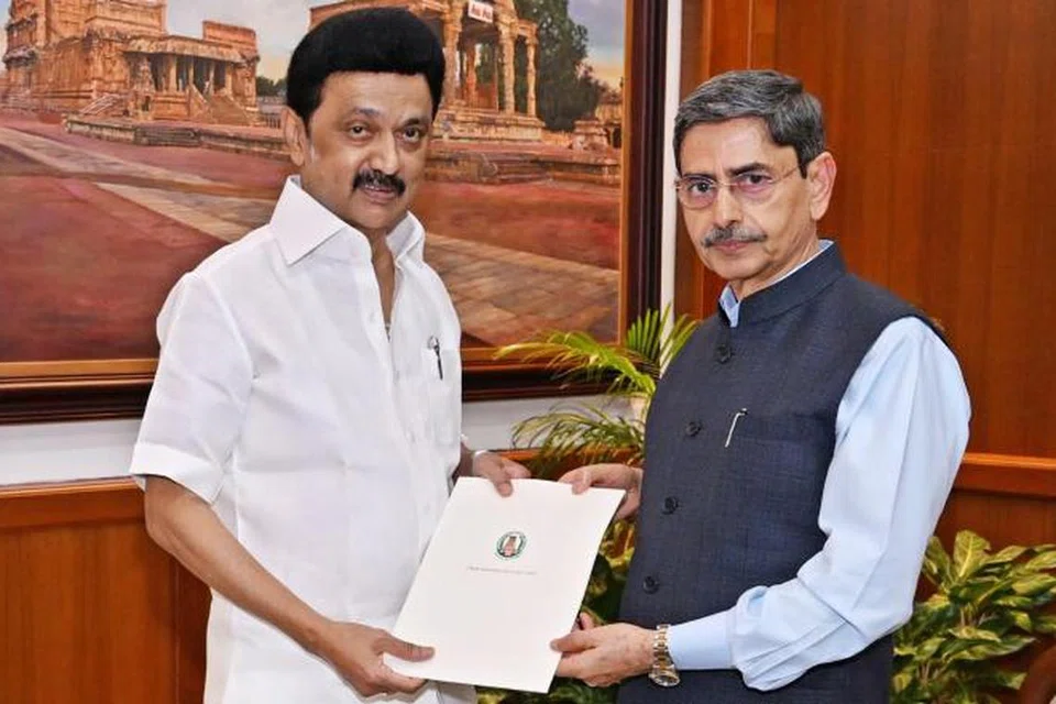 ஆளுநருடன் முதல்வர் மு.க.ஸ்டாலின்.