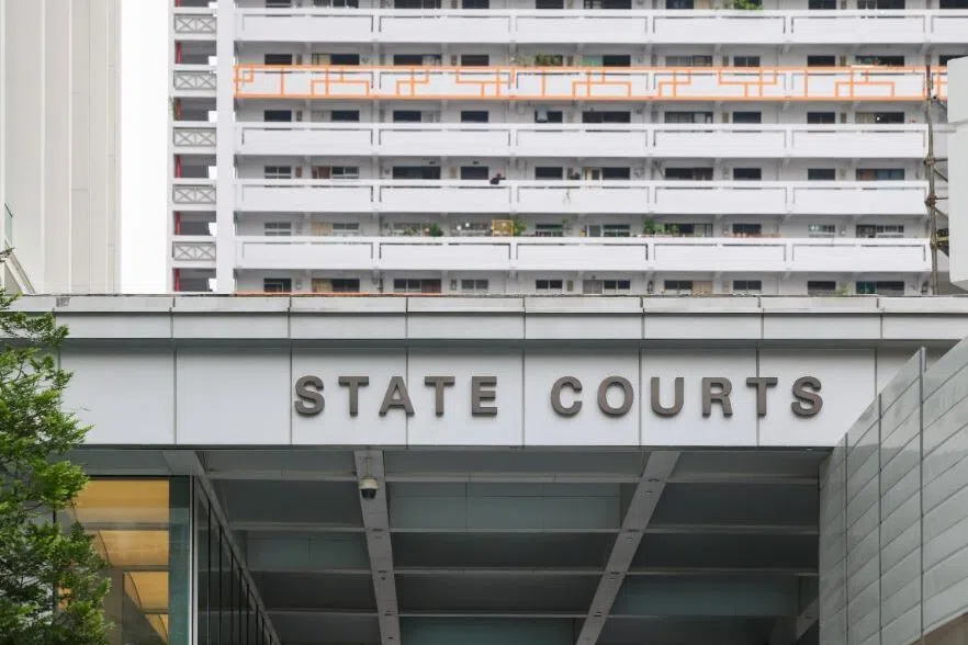 உட்லண்ட்ஸ் உணவு நிலையத்தில் சண்டை; ஆடவர் மரணம்