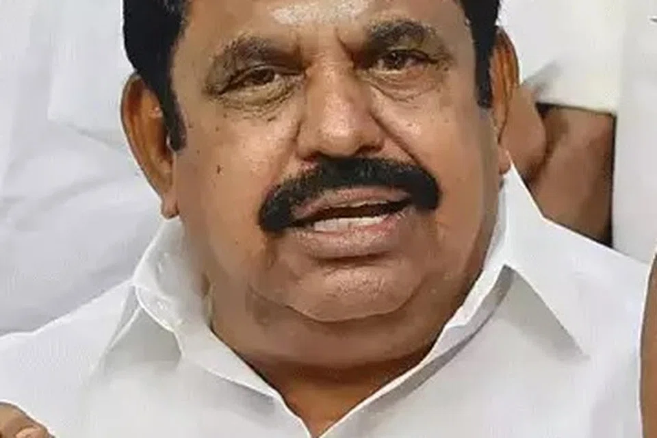 அதிமுக எம்எல்ஏக்களுக்கு தடபுடல் விருந்து அளிக்க எடப்பாடி பழனிசாமி ஏற்பாடு செய்துள்ளார்.