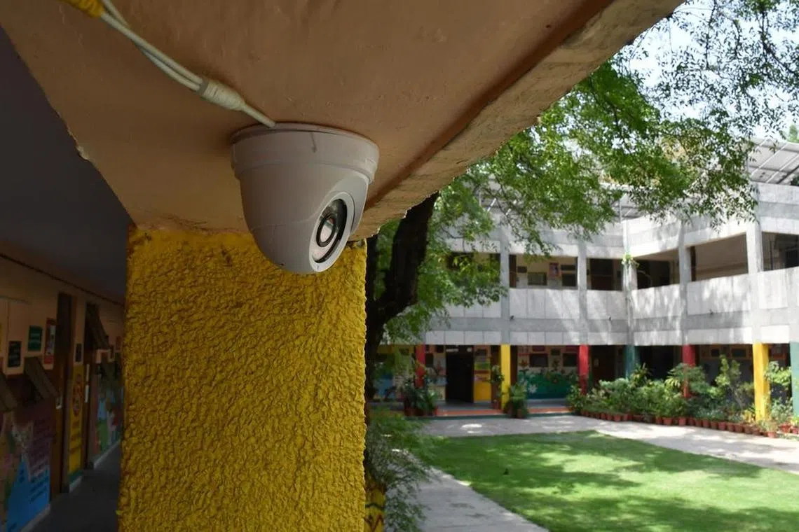 சிபிஎஸ்இ பள்ளிகளில் கண்காணிப்புக் கருவி பொருத்துவது இனி கட்டாயம்