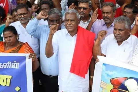 தலைமைத் தேர்தல் ஆணையர் ஞானேஷ்குமார், பாஜகவுக்குச் சாதகமாகச் செயல்பட்டு தேர்தல் அமைப்பின் மீதுள்ள நம்பிக்கையைச் சிதைத்துள்ளதாக திரு பெ.சண்முகம் சாடினார்.