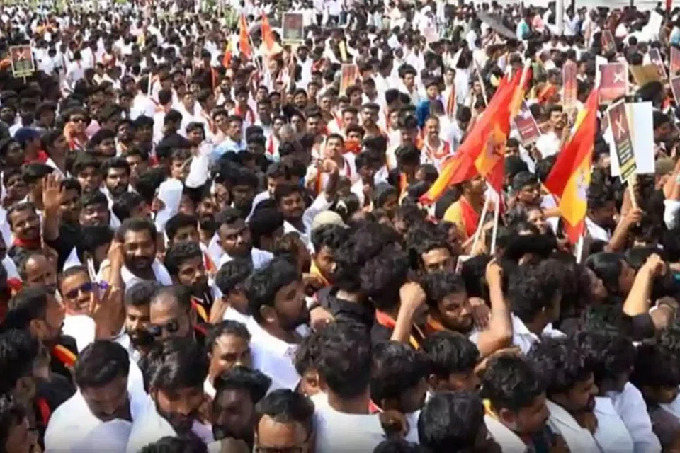 விஜய் அரசியலில் நுழைந்த பிறகு அவரது தலைமையில் நடைபெற்ற முதல் ஆர்ப்பாட்டம் இதுவாகும்.