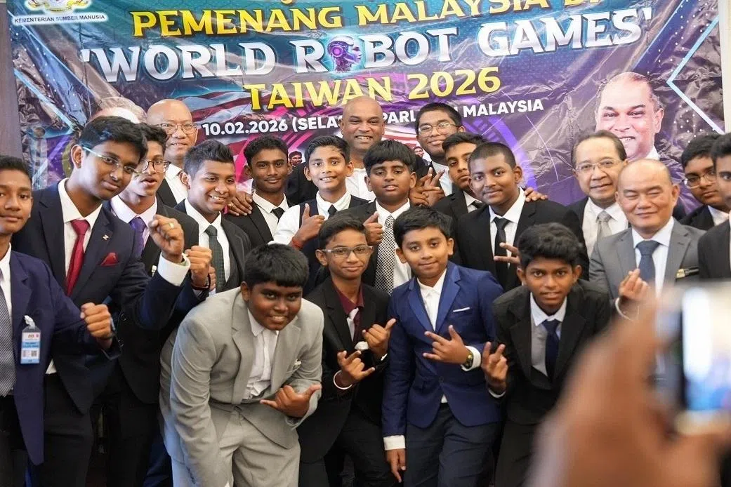 அனைத்துலக ‘ரோபோட்டிக்’ போட்டியில் 80க்கும் மேற்பட்ட பதக்கங்களை வென்ற மலேசிய மாணவர்கள்