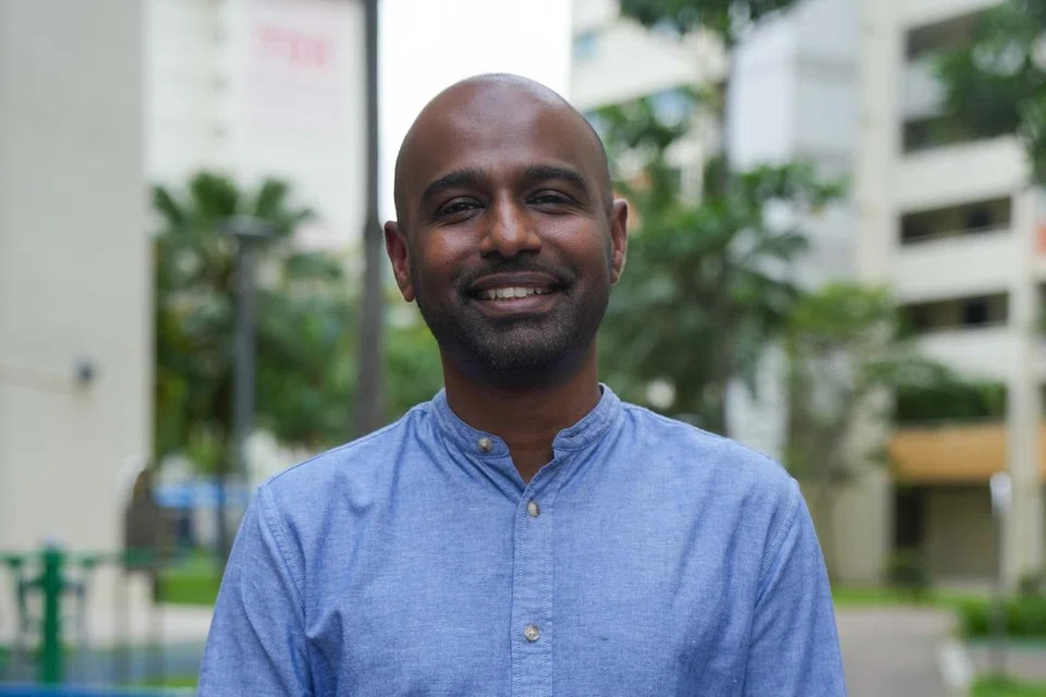 மக்களுக்குச் சேவை செய்யத் தயாராக இருக்கும் டாக்டர் ஹமீது ரசாக்.