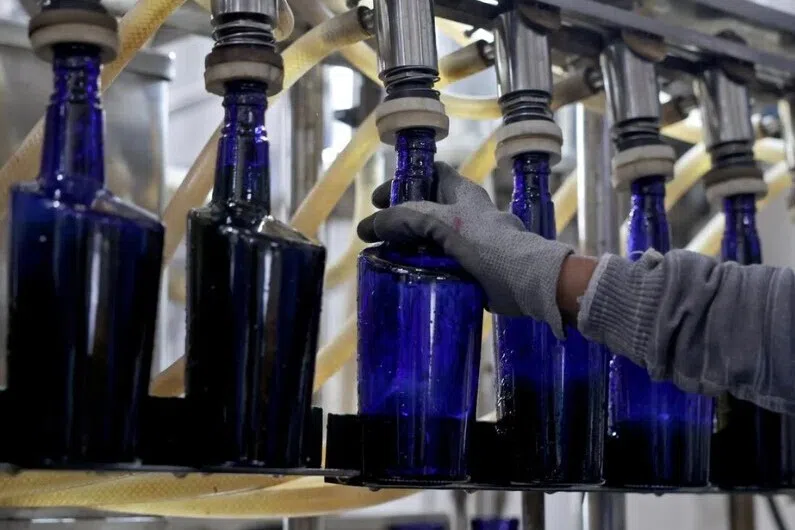 இந்தியா: மதுபான நிறுவனங்களைத் தவிக்கவிடும் தண்ணீர்ப் பிரச்சினை