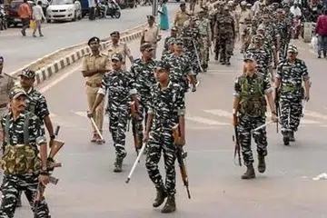 இதுவரை 115 துணை ராணுவக் குழுக்கள் தமிழகம் வந்​துவிட்டதாகவும் மீதமுள்ள வீரர்​களும் தமிழகத்​துக்கு வந்தவண்​ணம் உள்​ளனர் என்றும் அதிகாரிகள் தெரிவித்தனர்.