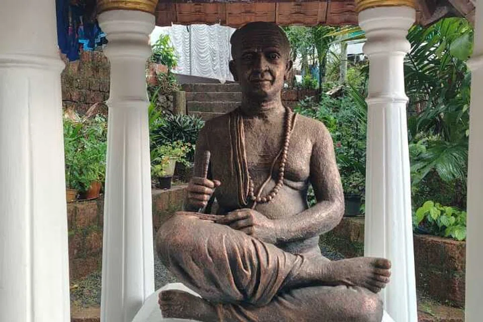 மலையாள மொழியின் முதல் கவிஞர் செருசேரி.