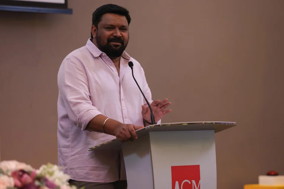 நிகழ்ச்சியின் சிறப்புப் பேச்சாளராக பிரபல இந்திய தொலைக்காட்சி நெறியாளர் கோபிநாத் கலந்துகொண்டார்.