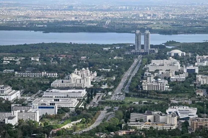 அமெரிக்கா-ஈரான் பேச்சுவார்த்தை; பாகிஸ்தானில் இரு நாள்கள் விடுமுறை