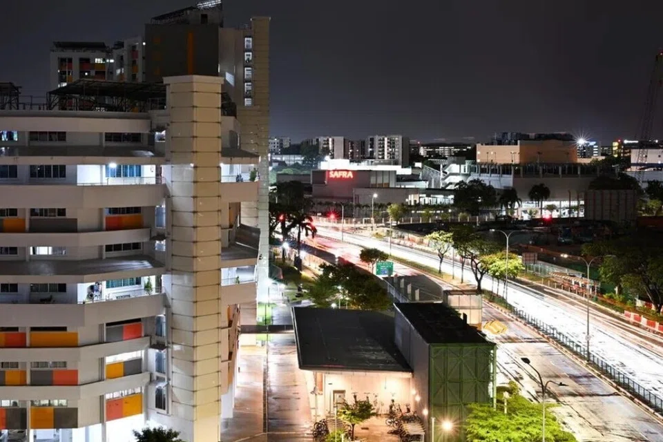 சிங்கப்பூரின் குடியிருப்புக் கட்டடங்களில் 1.3 மில்லியன் மின்சாரத் திறனளவிகள் பொருத்தப்பட்டுள்ளதாக எஸ்பி குழுமம் தெரிவித்துள்ளது.