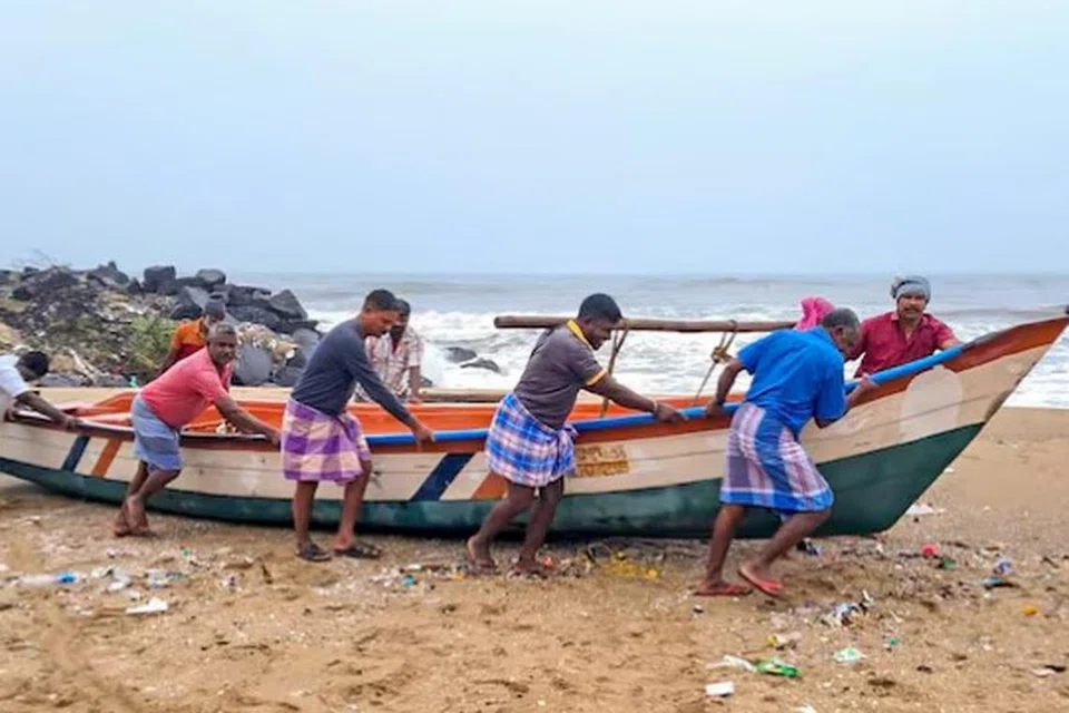 இலங்கையிலிருந்து விடுவிக்கப்பட்டு வீடு திரும்பும் வரை மீனவர்களுக்கான உதவி தொடரும் என்று அறிவிக்கப்பட்டு உள்ளது.