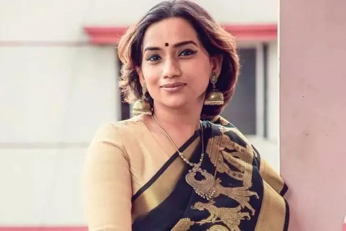 பிரபலங்கள் மீது சேற்றை வாரி இறைக்காதீர்கள்: பாடகி கல்பனா