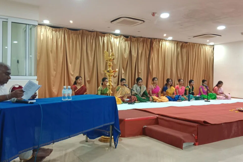 அருள்மிகு வீரமாகாளியம்மன் கோயிலில் திருவெம்பாவை பாடி உரையளித்த பாவையர். 