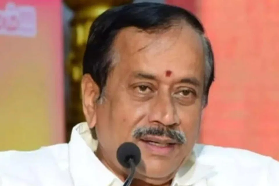 பெரியார் சிலைகளை உடைப்பதாகக் கூறியது, கனிமொழிக்கு எதிரான விமர்சனம் உள்ளிட்ட வழக்குகள் எச்.ராஜா மீது தொடரப்பட்டது.