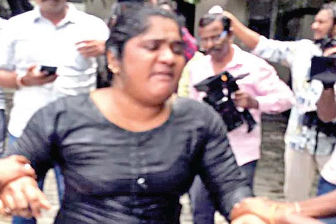 காவல் ஆணையர் அலுவலகத்தில் பெண் தீக்குளிக்க முயற்சி