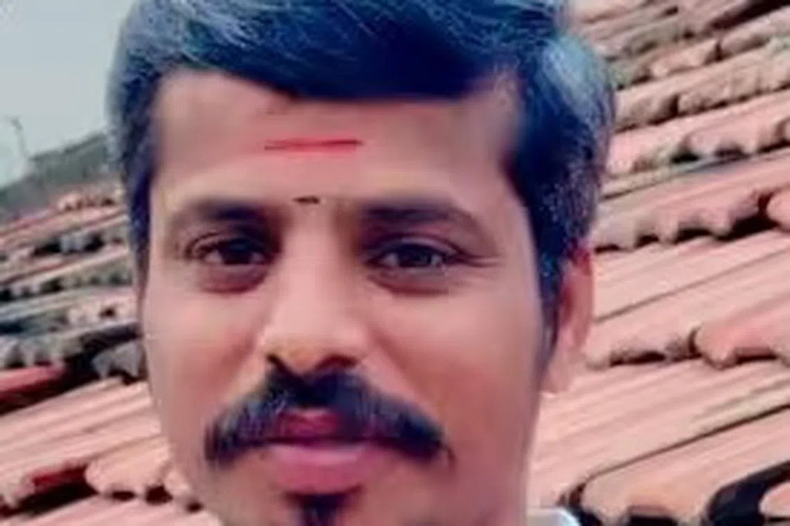 குழந்தைகளின் கண் முன்னே ஆற்று நீரில் அடித்துச் செல்லப்பட்ட தந்தையின் உடல் மீட்பு