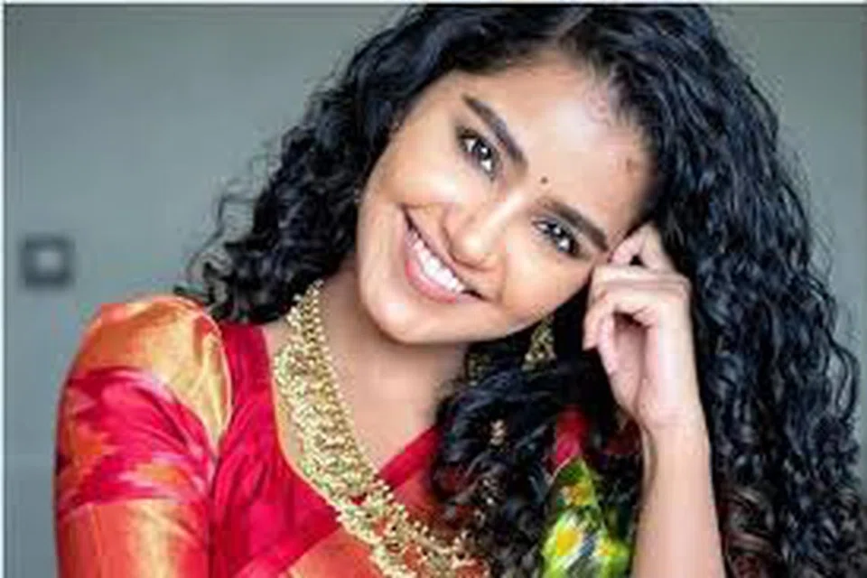 அனுபமா.