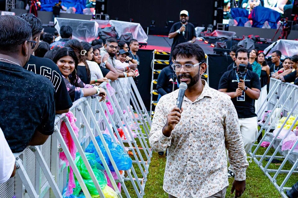 மலேசியாவில் முன்னணி இசையமைப்பாளர் விஜய் ஆண்டனியின் கலைநிகழ்ச்சியில் படைப்பாளராகப் பங்கேற்ற ஸ்டீவன் சௌந்தரராஜன்.