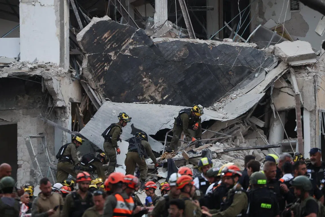 மத்திய கிழக்கில் உள்ள சில அமெரிக்க ராணுவ விமானங்கள், கப்பல்கள் இடமாற்றம்