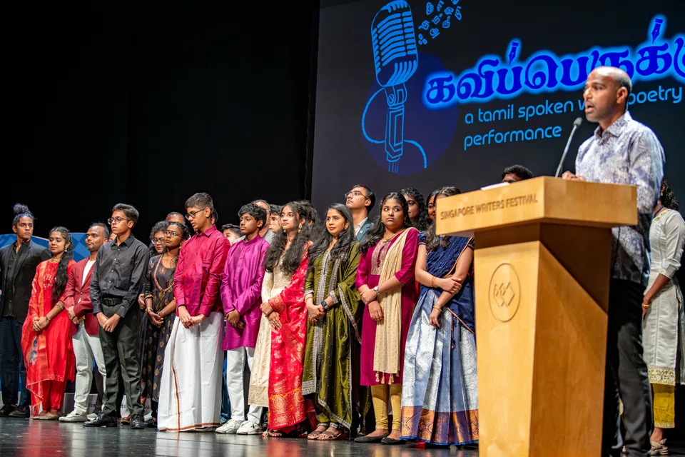 சிறப்பு விருந்தினராகக் கலந்துகொண்ட  நாடாளுமன்ற உறுப்பினர் டாக்டர் ஹமீது ரசாக், கவிஞர்களின் படைப்புகளை மெச்சியதுடன் வரலாற்றுச் சிறப்புமிக்க விக்டோரியா அரங்கில் இந்நிகழ்ச்சி நடைபெறுவதைப் பாராட்டினார்.