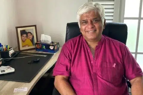 இலங்கை கிரிக்கெட் அணியின் முன்னாள் தலைவர் அர்ஜுன ரணதுங்க.