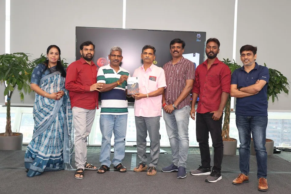 சிங்கப்பூர்த் தேசிய நூலகத்தில் கவிஞர் யாழிசை மணிவண்ணனின் ‘மற்றும் குழுவினர்’ நூல் வெளியீடு கண்டது.