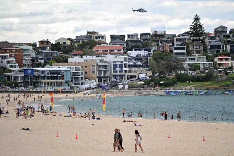 போண்டாயில் துப்பாக்கிச்சூடு நடத்துவதற்கு முன்னர் வெடிகுண்டுகள் வீசப்பட்டன: ஆஸ்திரேலியக் காவல்துறை