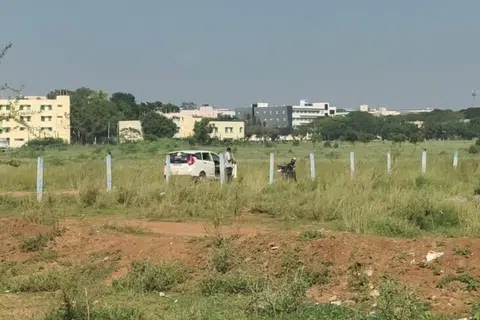 கூட்டு பாலியல் வன்கொடுமை நிகழ்ந்த இடத்தை மூத்த காவல்துறை அதிகாரிகள் பார்வையிட்டனர்.