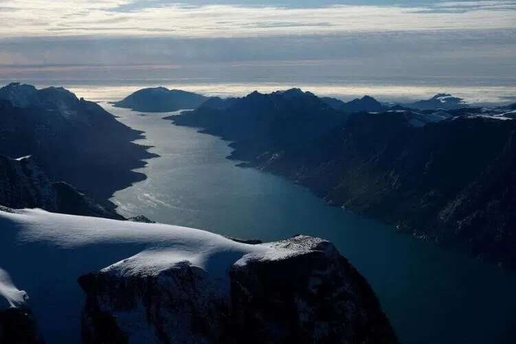 கிரீன்லாந்தைக் கைப்பற்ற டிரம்ப் தீவிரம்; வெள்ளை மாளிகையில் ஆலோசனை