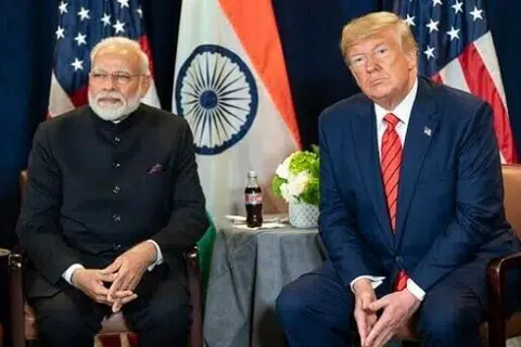 இந்தியா மீது அமெரிக்கா 50 விழுக்காடு வரி வசூலித்து வருகிறது.