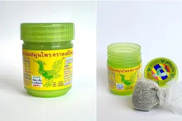 தாய் ஹெர்பல் ஹோங் தாய் நிறுவனம் தயாரித்த நாசித் துவாரங்கள் வழியாக உள்வாங்கிக்கொள்ளப்படும் மருந்து நுண்ணுயிர்களால் மாசடைந்திருப்பதாக தாய்லாந்தின் உணவு, மருந்து கட்டுப்பாட்டு ஆணையம் கண்டுபிடித்தது.