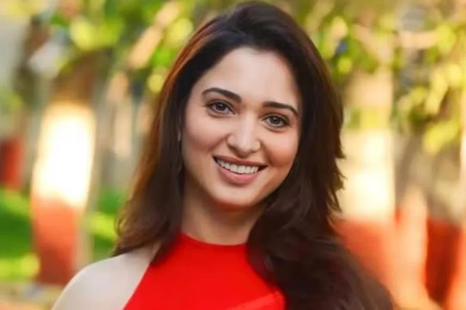 தமன்னா.
