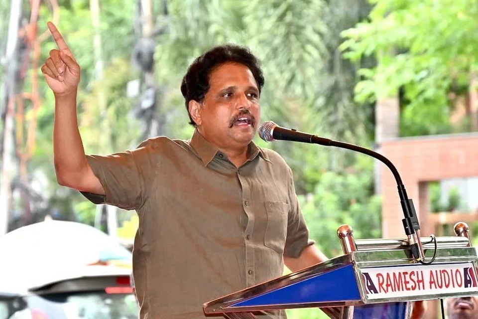 இந்தியத் தொல்லியல் வரலாற்றை நேர்மையுடன் அணுகி, மறைக்கப்பட்ட உண்மை வரலாற்றை உலகுக்கு வெளிப்படுத்த வேண்டிய கடமை மத்திய அரசுக்கு உள்ளது எனக் கூறியுள்ளார் சு. வெங்கடேசன்.