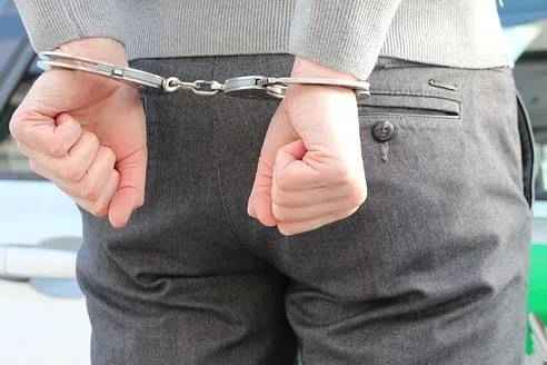 உறுப்பு தானத்திற்காக ஈரானுக்கு இந்தியர்களைக் கடத்தியவர் கைது