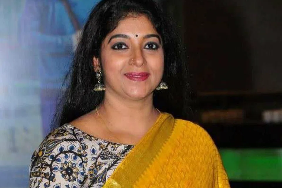 நடிகை சித்தாரா. 