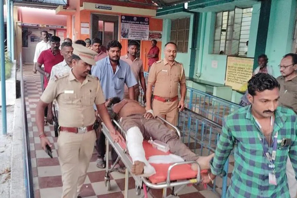 காவல்துறையினரைக் கண்டதும் தப்பி ஓட முயன்ற கொள்ளையன் கீழே விழுந்ததில் கால்முறிந்தது.