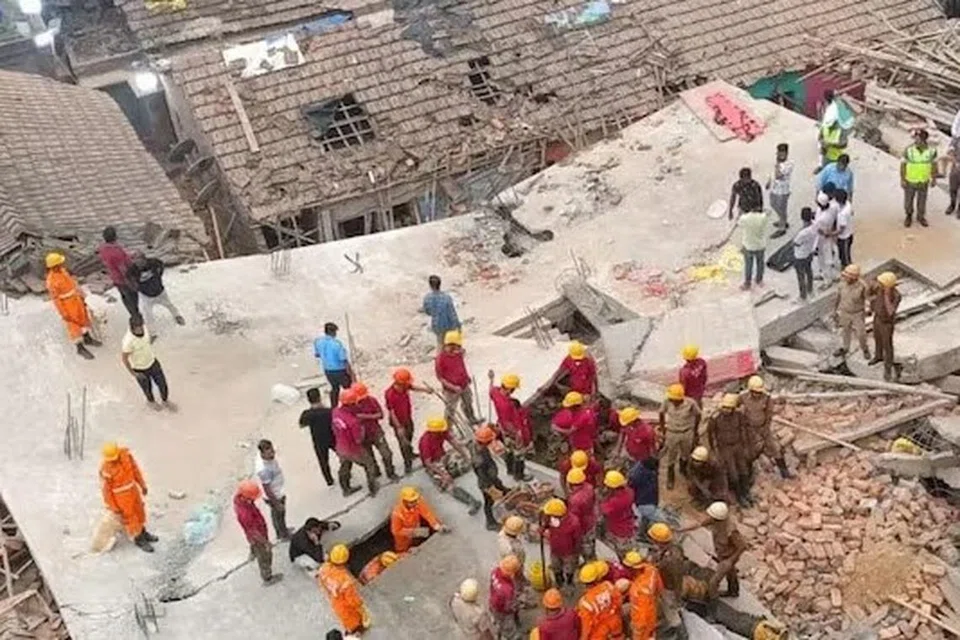 படுகாயங்களுடன் 14 பேர் மீட்கப்பட்டனர். மாயமான மேலும் 6 பேரைத் தேடும் பணி தீவிரப்படுத்தப்பட்டுள்ளது. 
