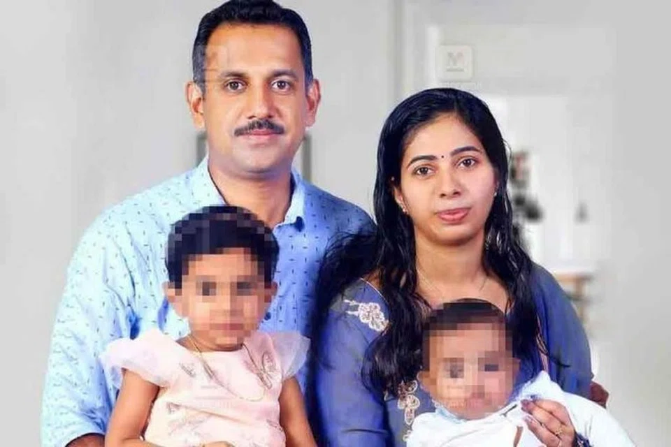 கேரளாவில் வீடு தீப்பிடித்ததில் உயிரிழந்த 
பெற்றோர்- பிள்ளைகள்.   