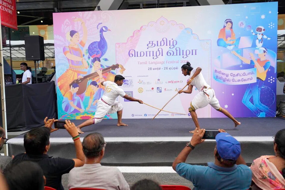 வளர்தமிழ் இயக்கத்தின் 20வது தமிழ்மொழி விழாவை முன்னிட்டு, இந்திய மரபுடைமை நிலையத்திலும் அதன் வெளிப்புறத்திலும் சனிக்கிழமை (மார்ச் 14) ஒரு சிறப்பு முன்னோட்ட நிகழ்ச்சி நடைபெற்றது. 