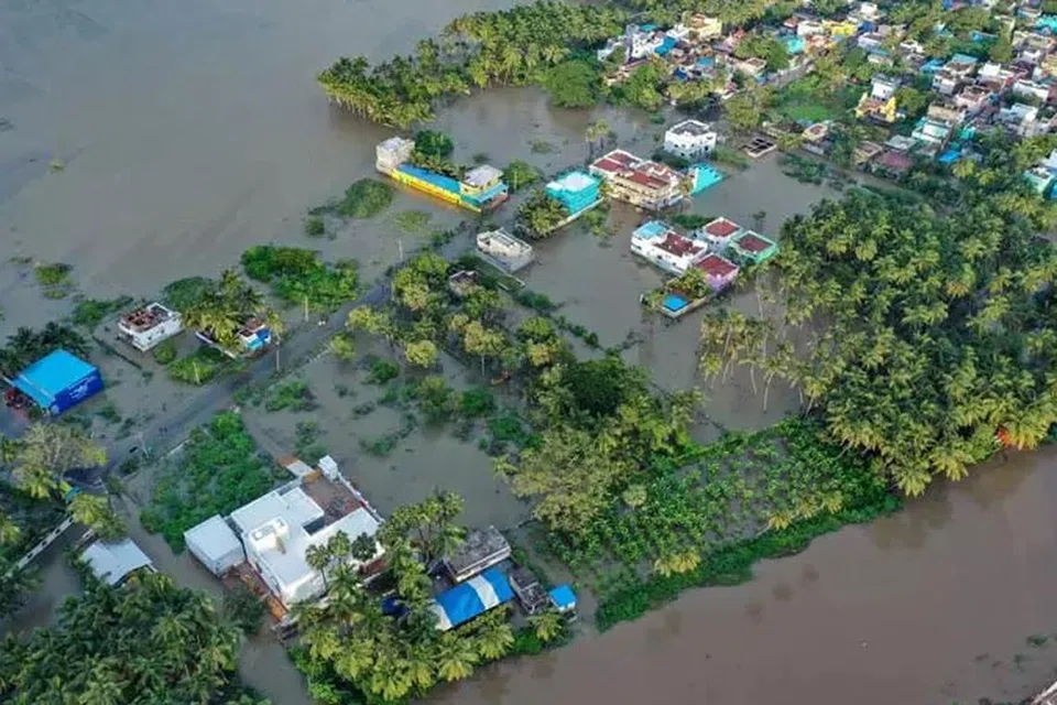 தென் மாவட்டங்களில் கனமழை, வெள்ளத்தால் ஏற்பட்ட பாதிப்புகள் குறித்து மத்திய அரசின் ஐவர் குழு ஆய்வைத் தொடங்கியது.