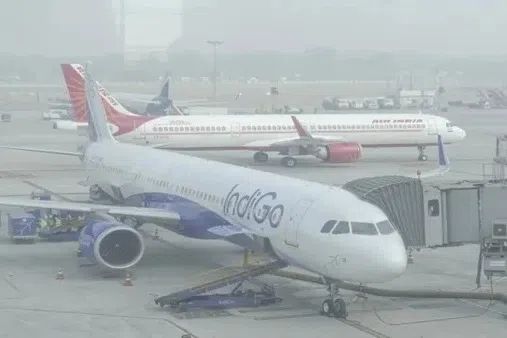 வட இந்தியாவில் கடும் பனி மூட்டம்; ரயில், விமானச் சேவை பாதிக்கும் என எச்சரிக்கை