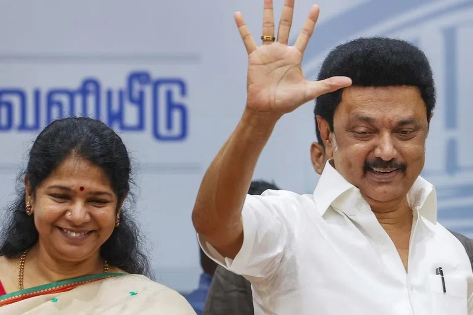 மக்களவை, மாநிலங்களவை இரண்டுக்குமான திமுக நாடாளுமன்ற குழுத் தலைவராக கனிமொழியை தமிழக முதல்வர் மு.க.ஸ்டாலின் திங்கட்கிழமை (ஜூன் 10) நியமித்து அறிக்கை வெளியிட்டார்.