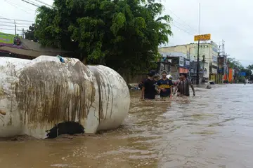 கனமழை காரணமாக மெக்சிகோவில் உள்ள பல பகுதிகளில் வெள்ளம் ஏற்பட்டது.