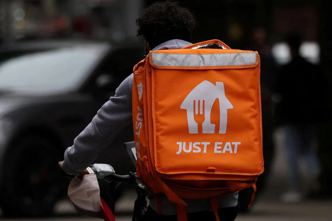 280 சட்டவிரோத விநியோக ஓட்டுநர்டுகளைப் பிடித்த பிரிட்டன்