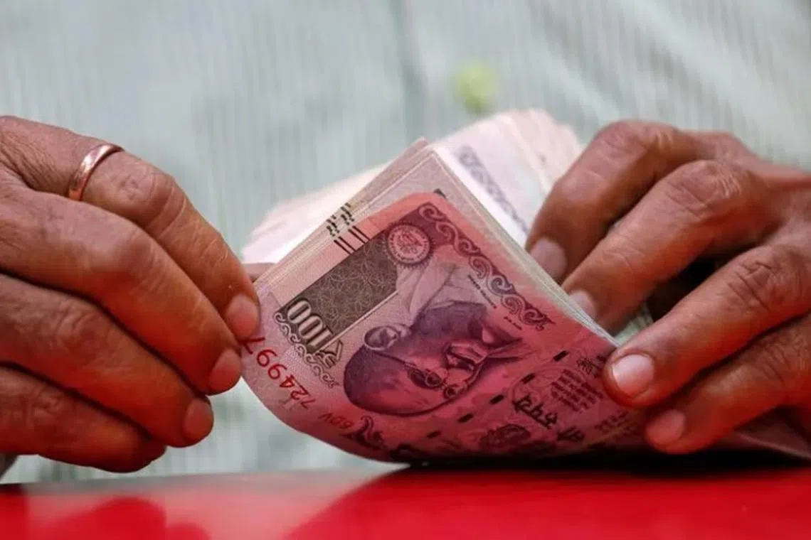 இந்திய ரூபாய் கடும் வீழ்ச்சி