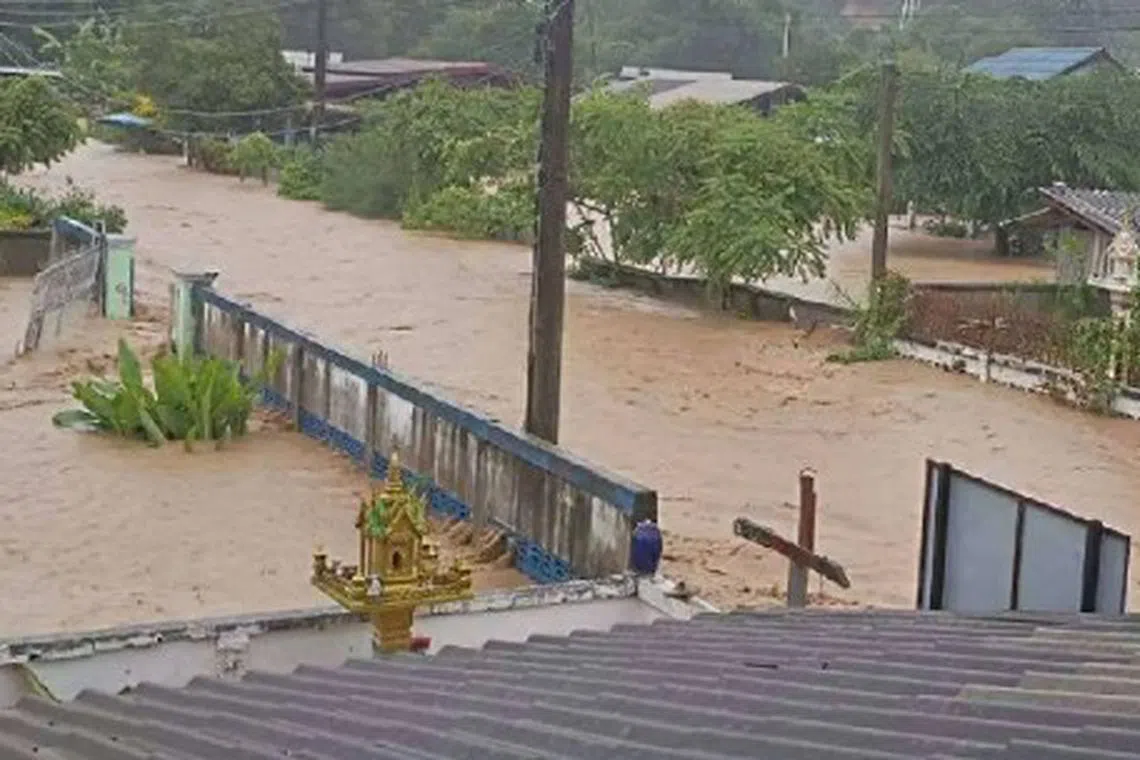 சியாங் ராயில் வெள்ளம்; பலர் வெளியேற்றம், பயிர்கள் பெருஞ்சேதம்