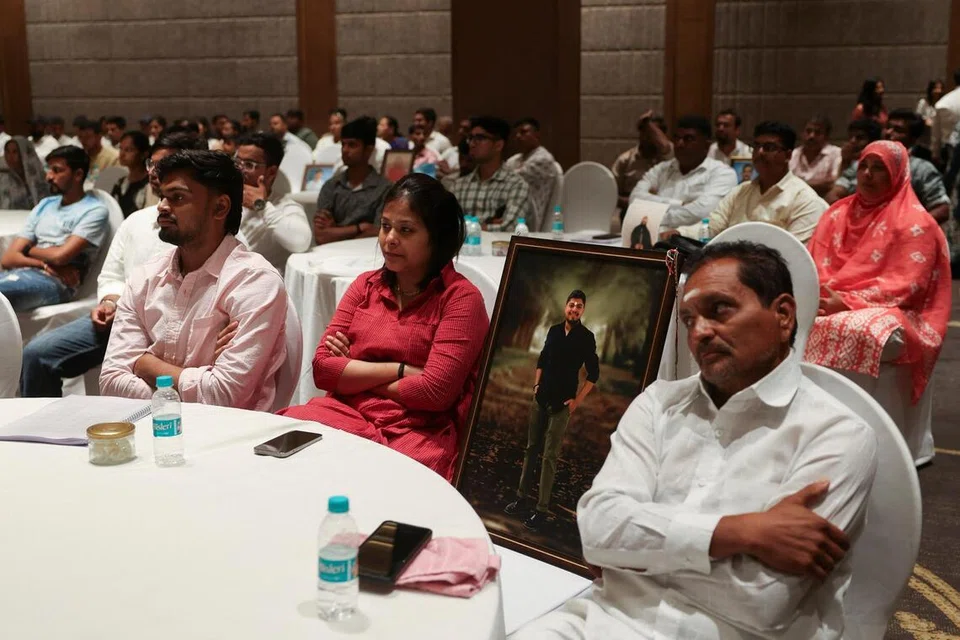 ஏர் இந்தியா விமான விபத்தில் 260 பேர் உயிரிழந்தனர்.
